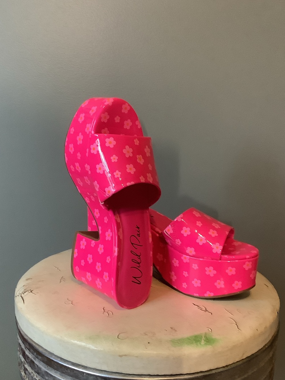 Wild Pair Hot Pink Floral Platform Sandals - Size 5. Excellent Condition.